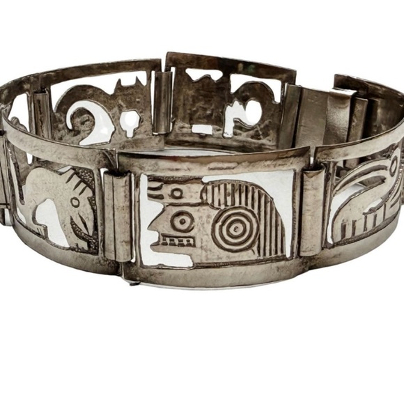 925 Sterling Signed Peruvian Tribal Design Bracelet - Picture 1 of 4